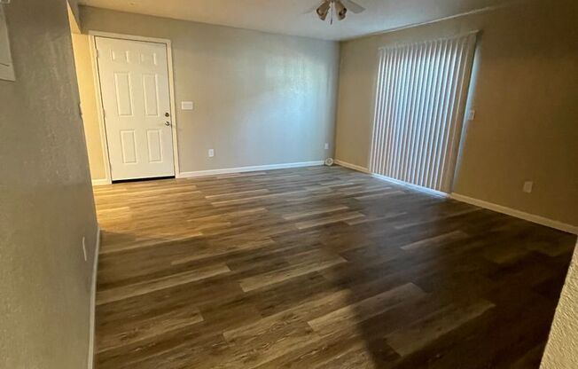 2 beds, 1 bath, 760 sqft, $1,399, Unit 203