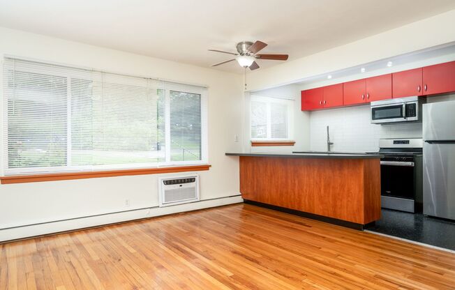 1 bed, 1 bath, 616 sqft, $1,275, Unit 2125-201