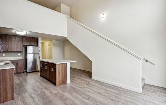 1 bed, 1 bath, 812 sqft, $1,800