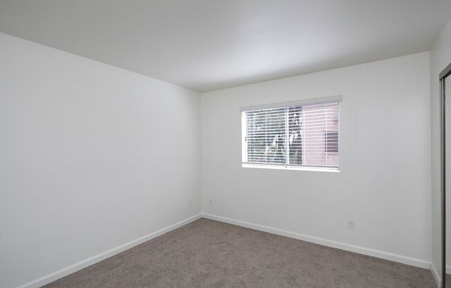 2 beds, 1 bath, $2,480, Unit 69