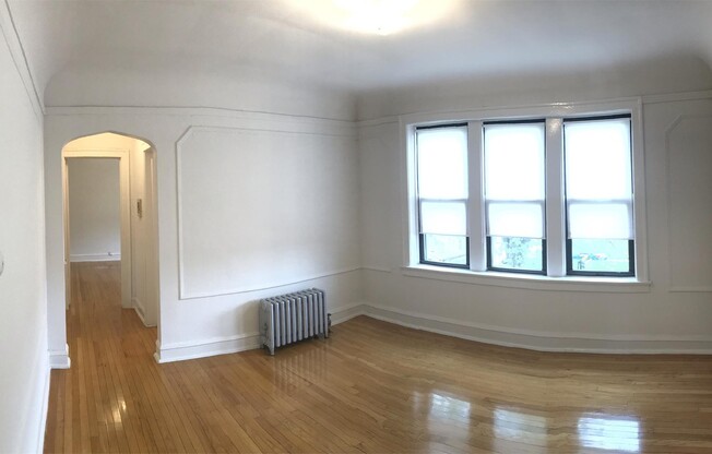 1533 W 83 ST