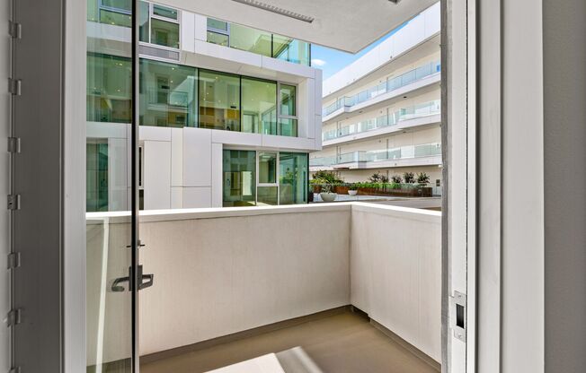 1 bed, 1 bath, 569 sqft, $3,600, Unit 519