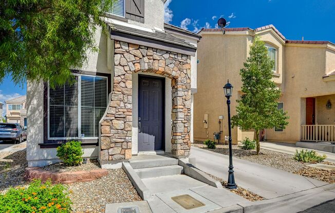 Beautiful Home in Lamplight Gardens at Silverado gated community