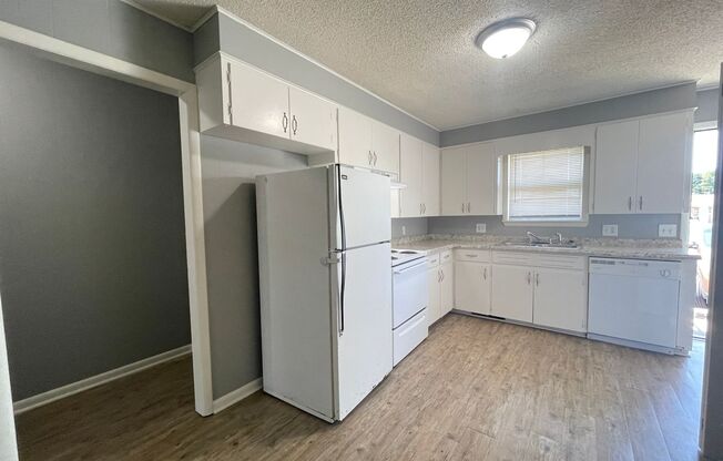 2 beds, 1 bath, 900 sqft, $850