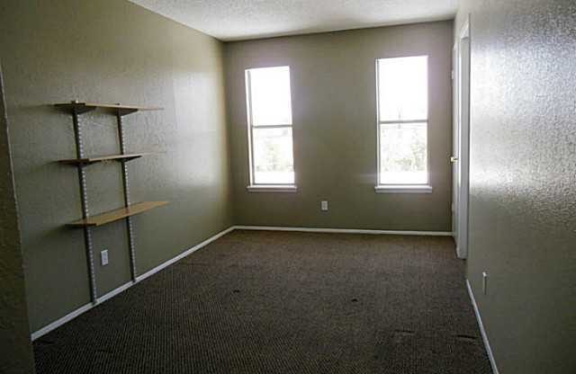 2 beds, 1.5 baths, $1,300