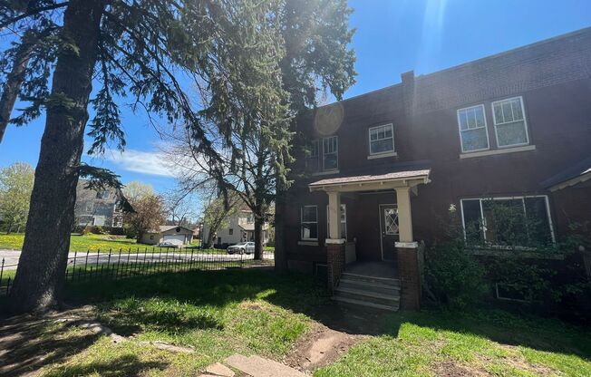 4 beds, 1 bath, $1,775, Unit 1732 E 5th Street