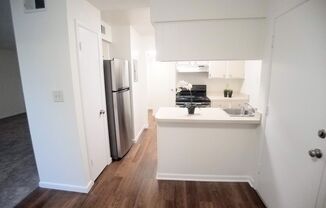 Fantastic 1 /1 x Rent @ Winter Park's Four Seasons Condominium by Rollins College and Advent Hospital !