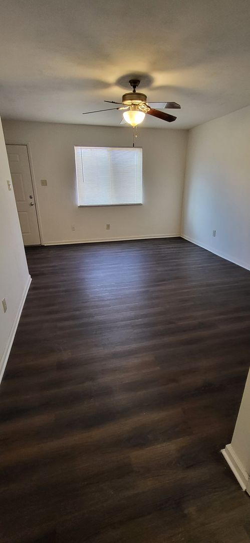 2 beds, 1.5 baths, 1,150 sqft, $1,120, Unit 5266A-LF
