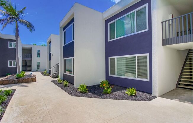 Newly renovated 1x1 in the heart of Pacific Beach! (a/c, w/d, & parking)