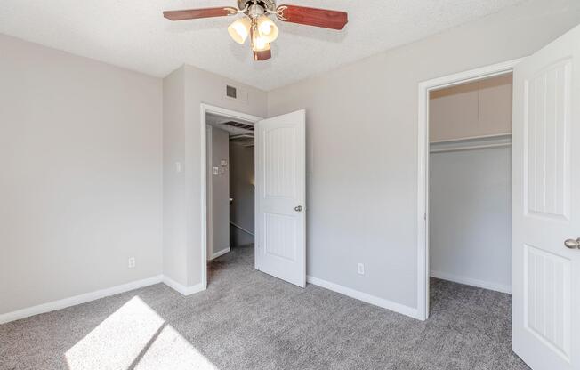 2 beds, 1 bath, 863 sqft, $1,150