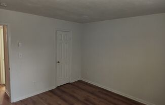 2 beds, 1 bath, $1,000, Unit Apt. #1