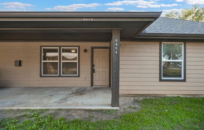 Welcome to this stunning 3-bedroom, 2-bathroom duplex located in the desirable area of Krum, TX!