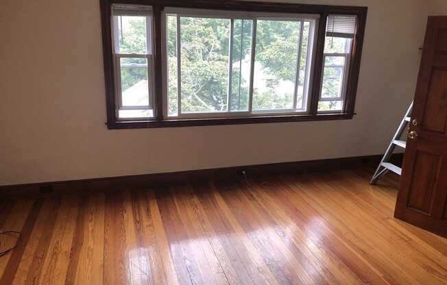 2 beds, 1 bath, 1,028 sqft, $2,100, Unit 3