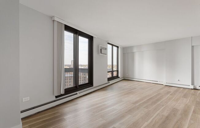 2 beds, 1.5 baths, 976 sqft, $3,000, Unit 12K