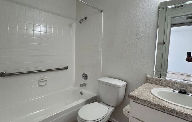 1 bed, 1 bath, 660 sqft, $900, Unit 31-1801