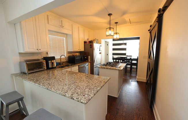 Updated ITB Home in Great Dixie Trail Location!