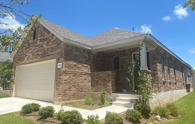 One story 3 bedrooms 2 bathrooms home for rent in Pflugerville Carmel Neighborhood