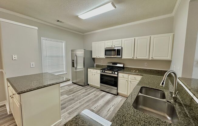 Stylish 3-Bed, 2.5-Bath Townhome in Prime Alpharetta Location