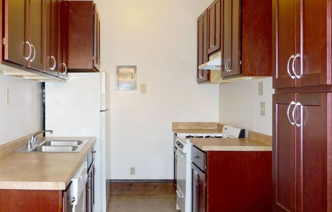 1 bed, 1 bath, 410 sqft, $1,135, Unit 9 - 301