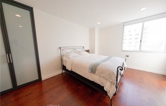 1 bed, 2 baths, 954 sqft, $3,695, Unit 1405