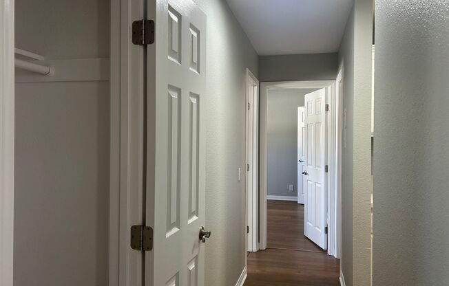 2 beds, 1 bath, 920 sqft, $2,750, Unit K9