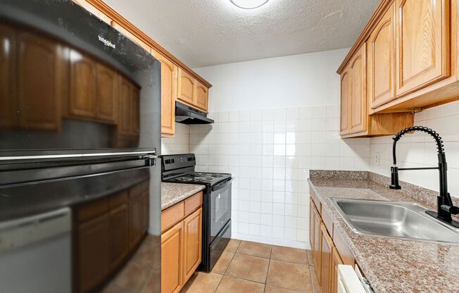 3 beds, 1.5 baths, 957 sqft, $2,099, Unit 2805-202