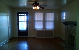 2 beds, 1 bath, 800 sqft, $995, Unit 255-2