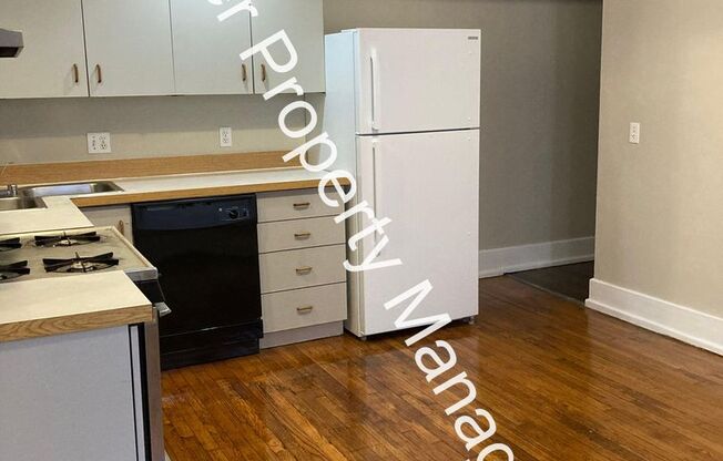 2 beds, 1 bath, $1,295, Unit 3650 Shaw Blvd. 2W