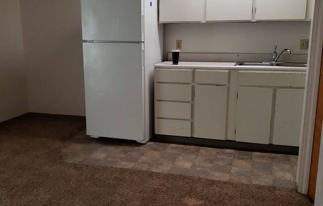 1 bed, 1 bath, 420 sqft, $585, Unit 8252