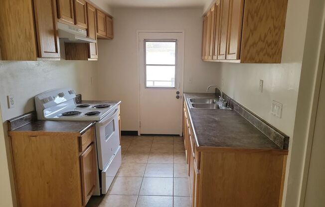 2 beds, 1 bath, $2,550