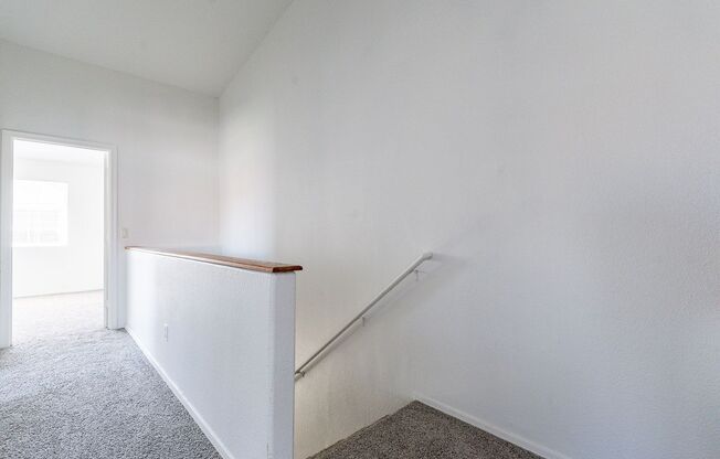 3 beds, 2.5 baths, $1,945, Unit UNIT 1096