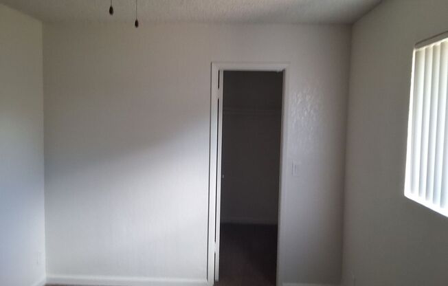 2 beds, 1 bath, 968 sqft, $1,325, Unit 1450-129