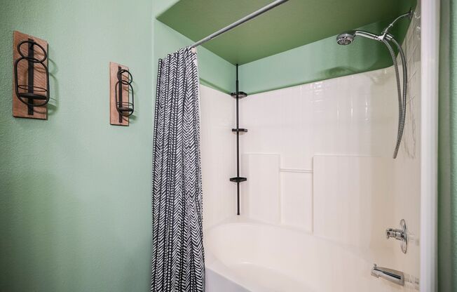 2 beds, 2 baths, $1,700