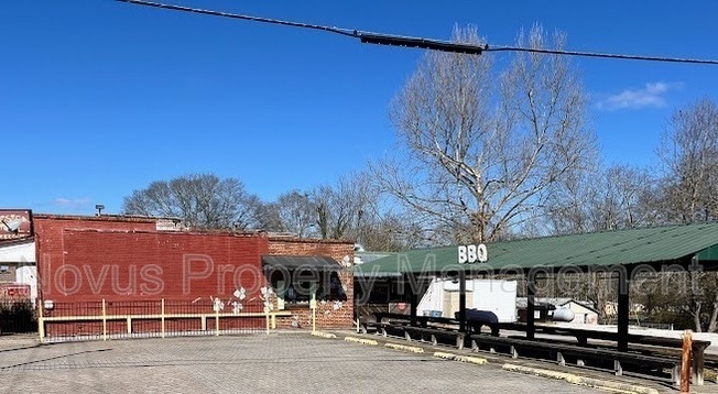 665 MAIN ST