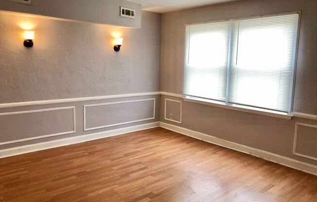 Large 3-Bed, w/ Central Air & Laundry in-unit