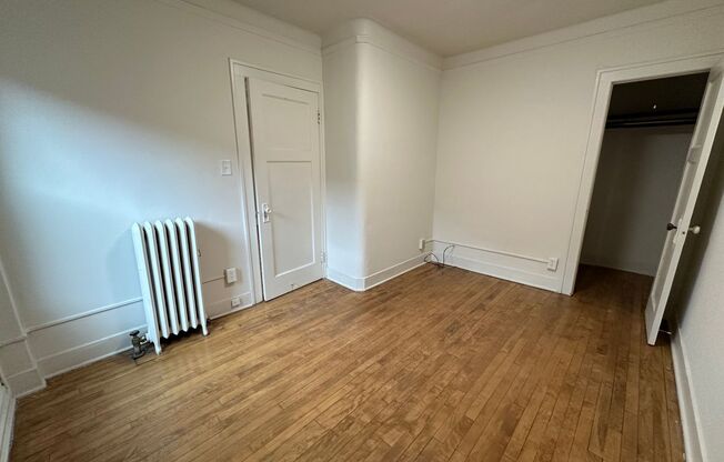 1 bed, 1 bath, $1,095, Unit 62