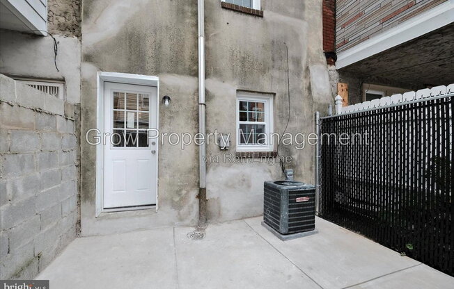 2 beds, 1 bath, 840 sqft, $1,837