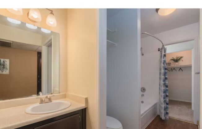 1 bed, 1 bath, 650 sqft, $1,595, Unit 113 - Stainless Package