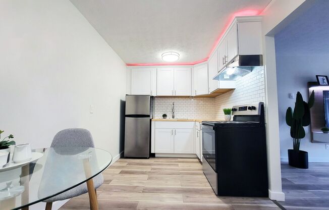 1 bed, 1 bath, 451 sqft, $799, Unit 2702 - Unit 2 - R