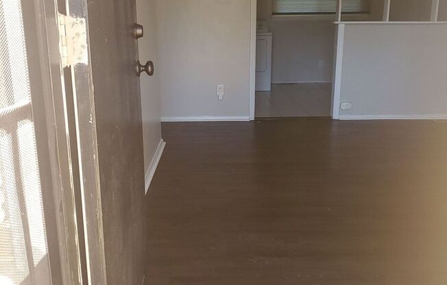 2 beds, 1 bath, $1,425