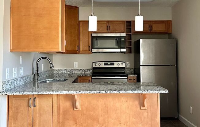 3 beds, 2 baths, 1,225 sqft, $1,980, Unit 1110LsI