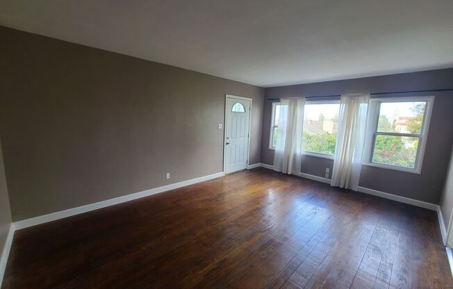 2 beds, 1 bath, $2,095, Unit 1934