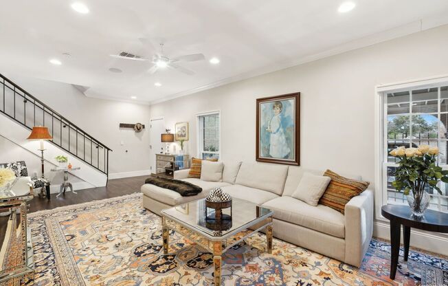 STUNNING 3-BEDROOM ALAMO HEIGHTS TOWNHOME
