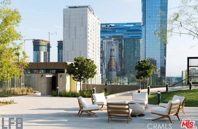 1 bed, 1 bath, 740 sqft, $3,100, Unit 902