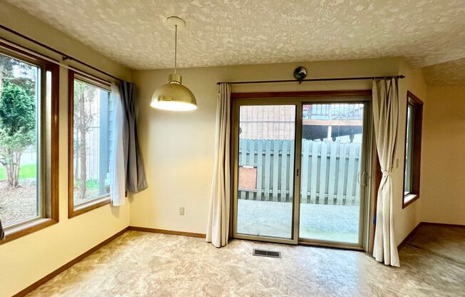 Spacious 3 BD/2BA Home Near Mt.Tabor w/2 Car Garage & W/D in Unit