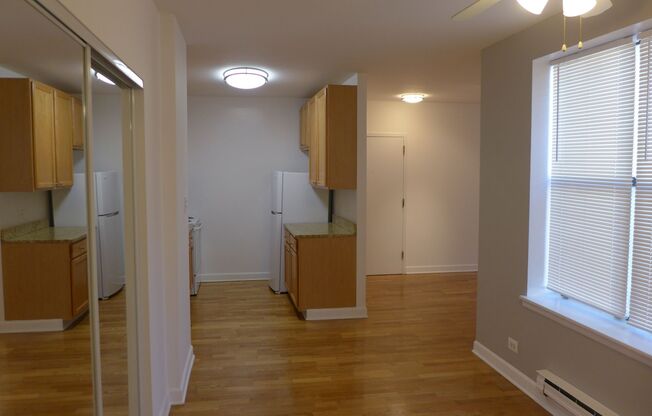 2 beds, 2 baths, 920 sqft, $2,095, Unit 906