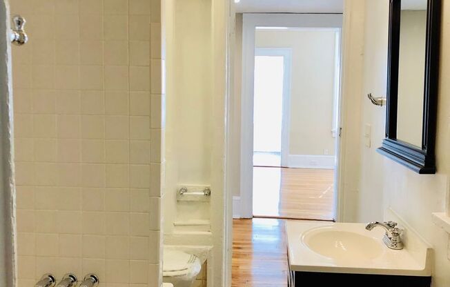 2 beds, 2 baths, 1,350 sqft, $2,600, Unit 934-10