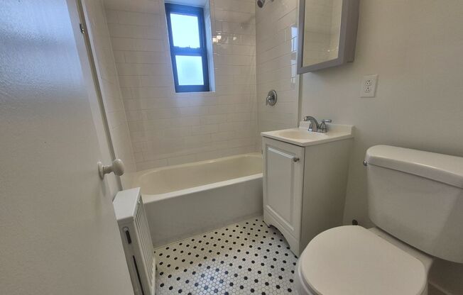 1 bed, 1 bath, 600 sqft, $1,299, Unit 5631 Rippey St. #C6