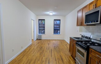 2 beds, 1 bath, $3,150, Unit 4