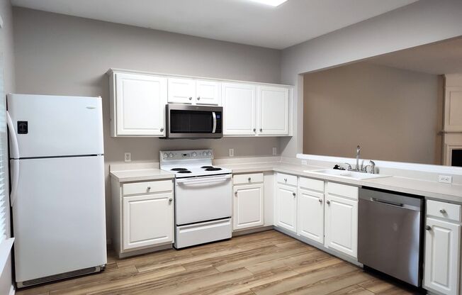 Move-in Ready Townhome located in the Beverly Crest Community!